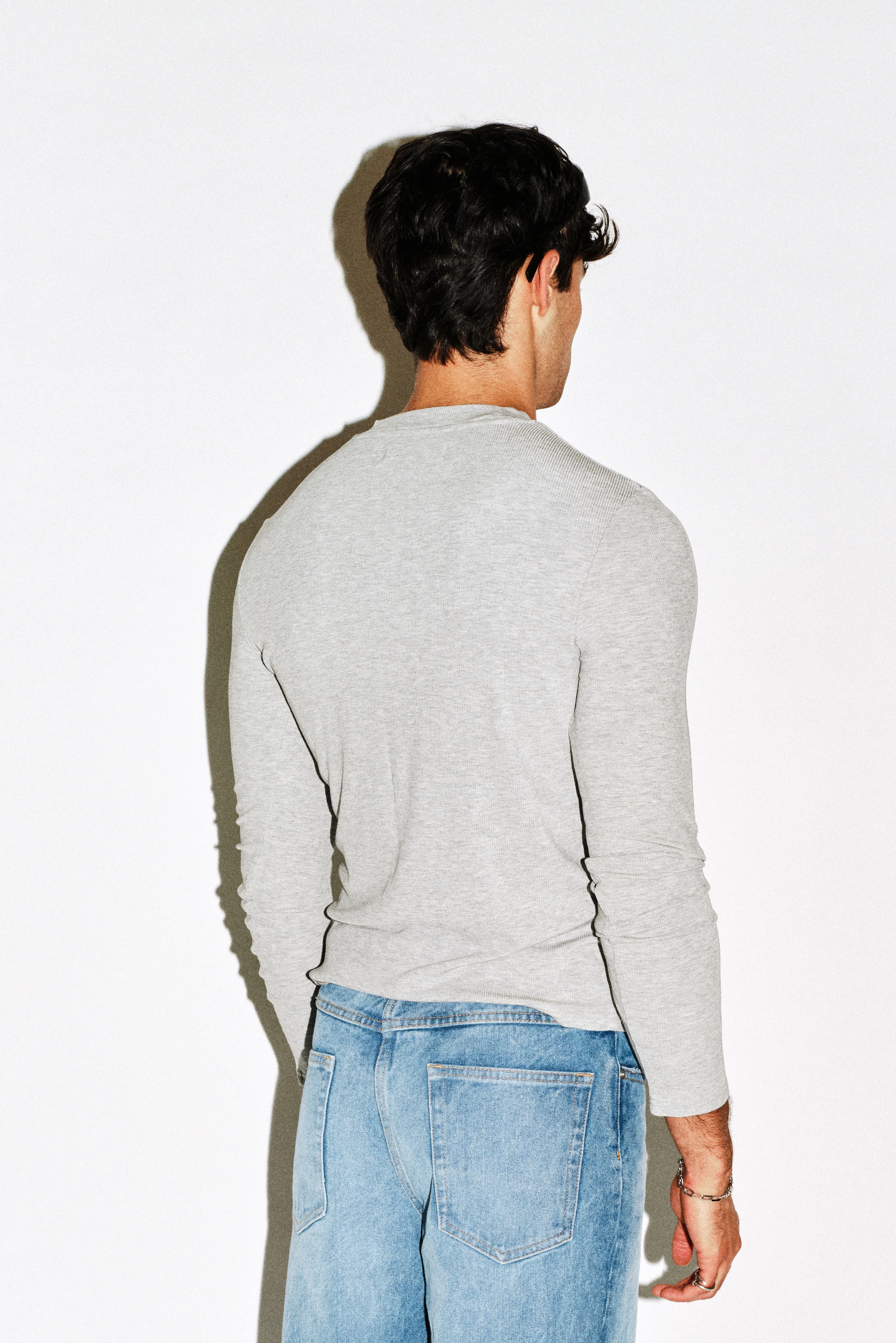 Berendo Slim Ribbed Long Sleeve - Image 11