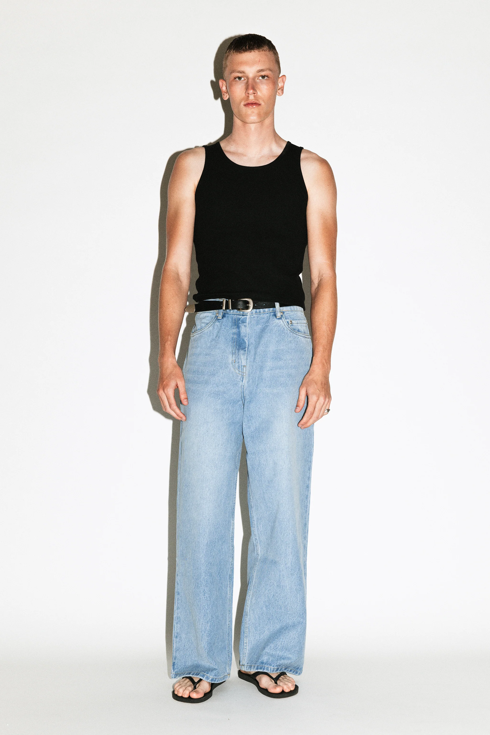 Laurel Relaxed Wide-Leg Jeans - Image 5
