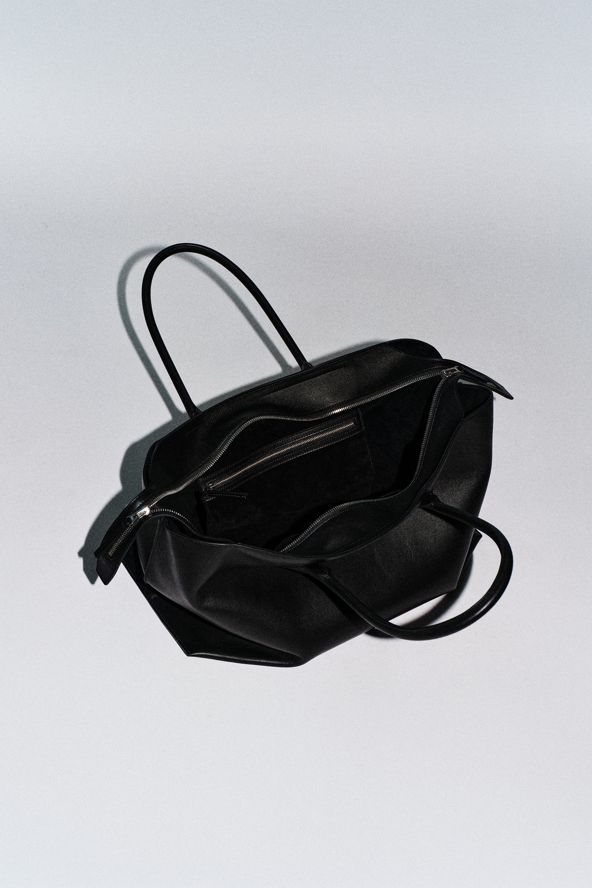 Puddle Maxi Leather Tote - Image 3